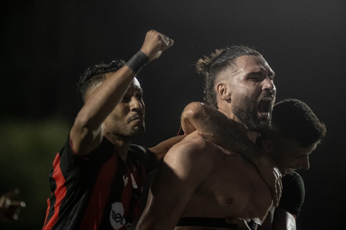 Vídeo: Vitória bate Chapecoense com gol no fim e encerra primeiro turno na liderança; confira o gol