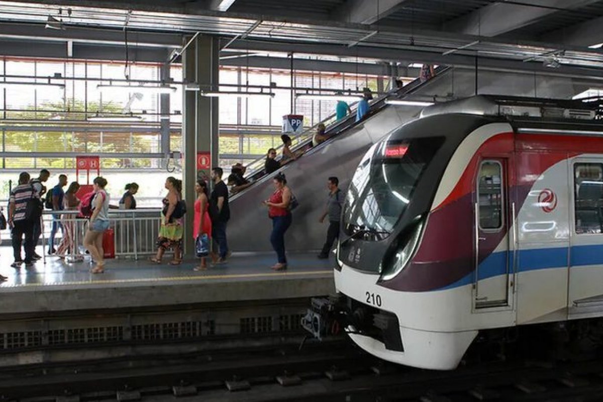 Metrô de Salvador amanhece com lentidão na Linha 1 por causa de galho nos trilhos