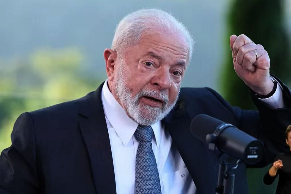 Presidente Lula anuncia cirurgia no fêmur para aliviar dor crônica