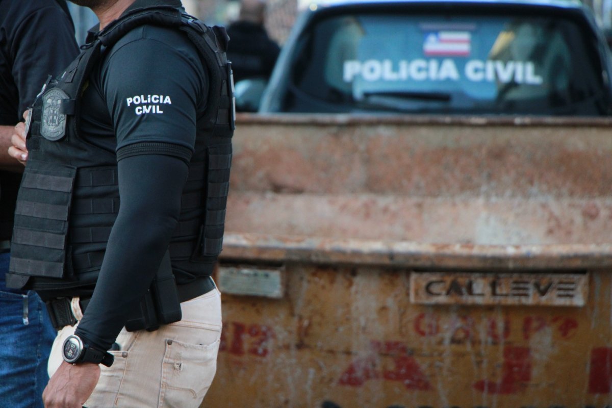 Suspeito de envolvimento em roubo a policial civil é preso em Salvador