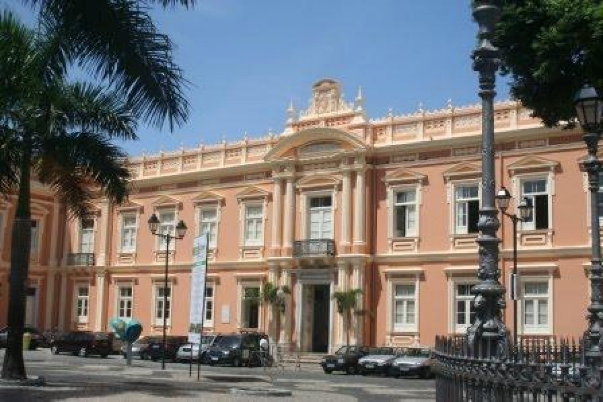 Iphan é condenado a restaurar Faculdade de Medicina da UFBA