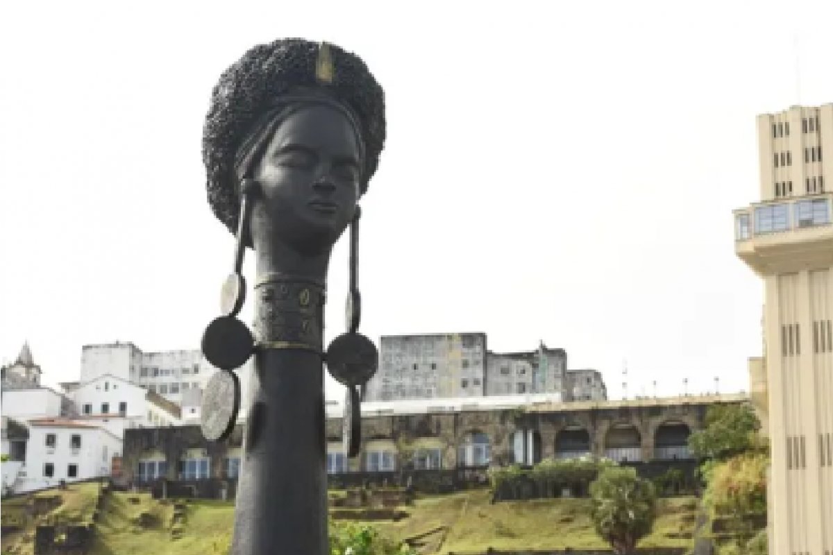 Salvador inaugura obra de arte em homenagem a Maria Felipa