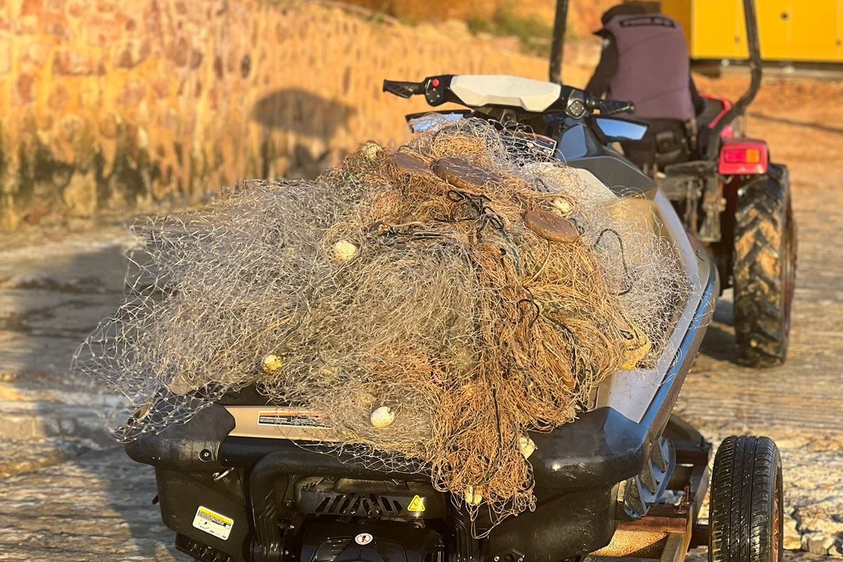 Rede com cerca de 300 metros é apreendida durante ação de combate a pesca ilegal