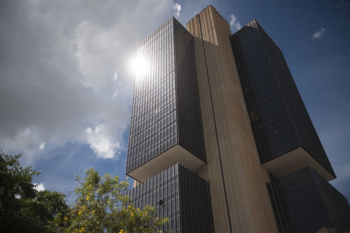 Déficit primário do setor público brasileiro atinge quase R$ 49 bilhões em junho