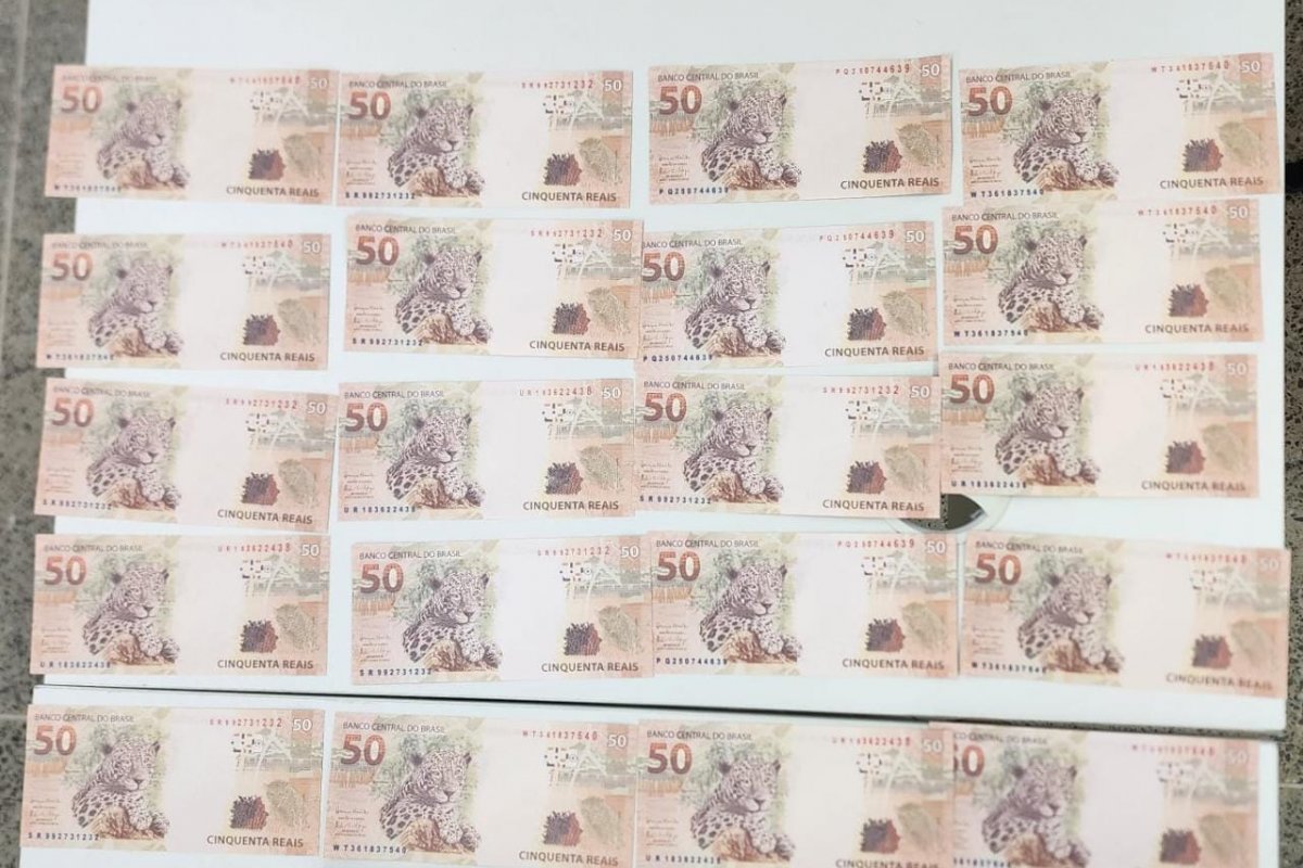 Polícia prende homem em flagrante por circulação de moeda falsa nos Correios de Aporá