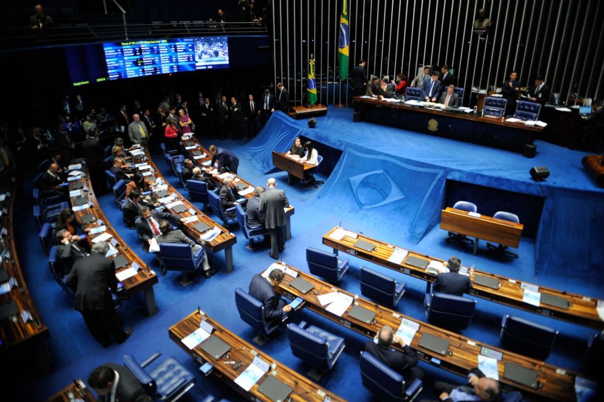 Senado vai homenagear Paulo Freire após Bolsonaro chama-lo de 'energúmeno'