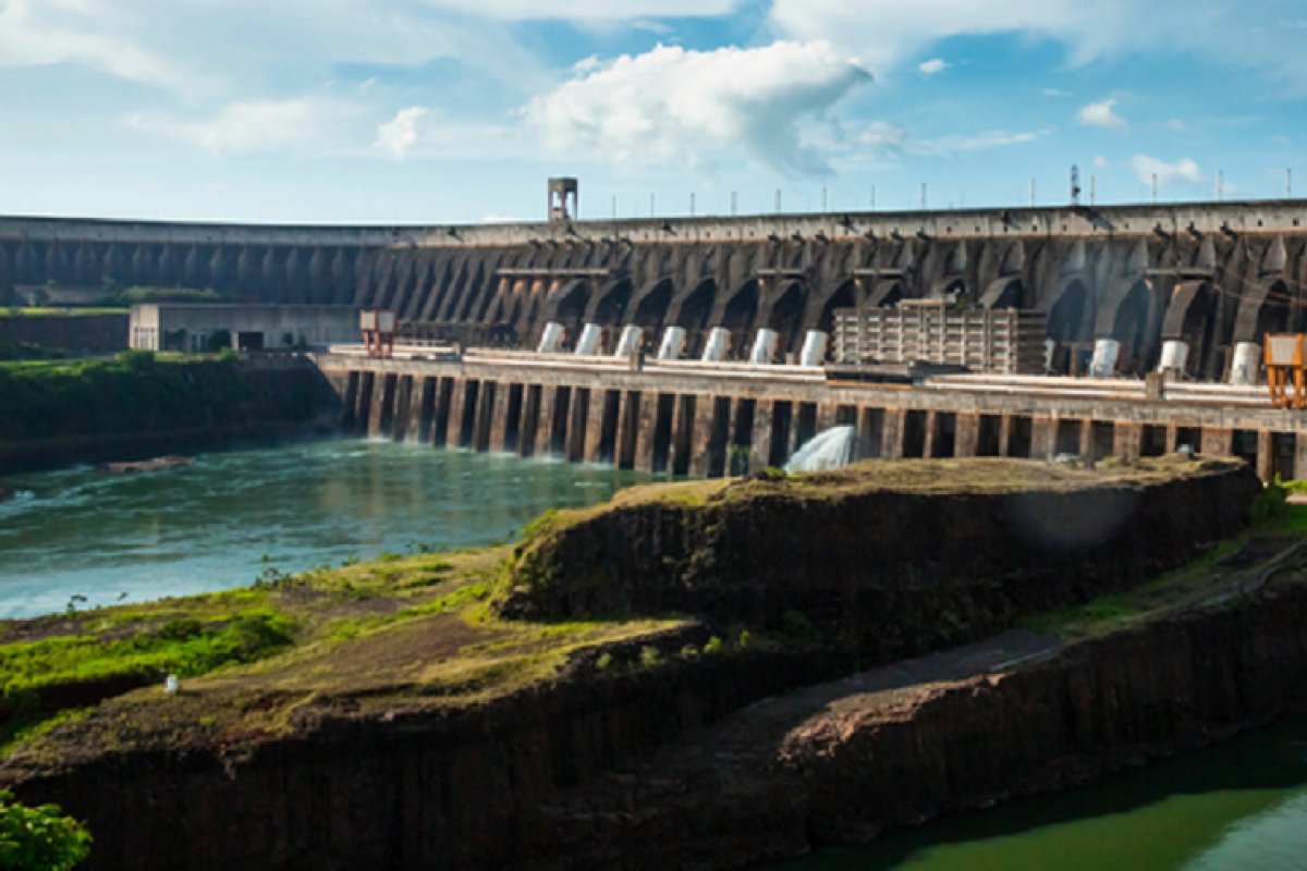 Brasil e Paraguai vão renegociar cláusula do acordo de Itaipu Binacional