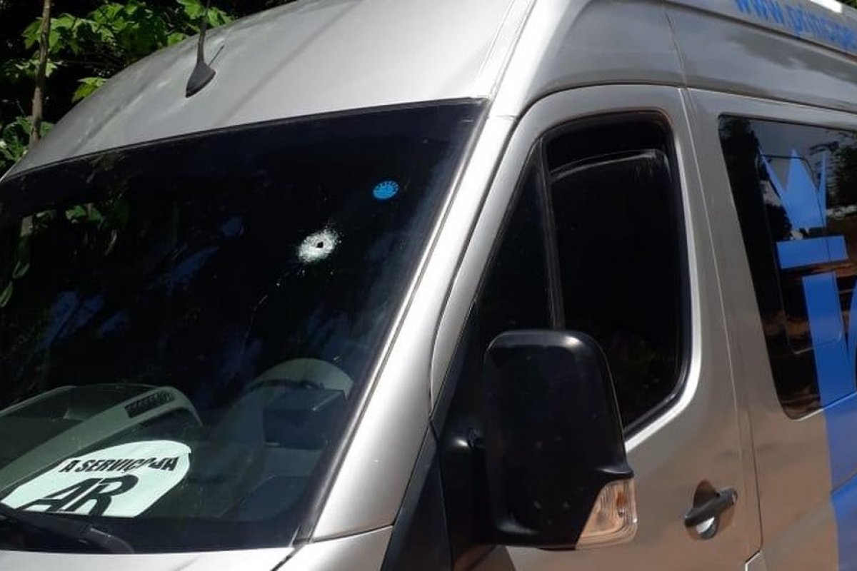 Homens roubam celulares e dinheiro de 14 turistas em Trancoso, no sul Bahia