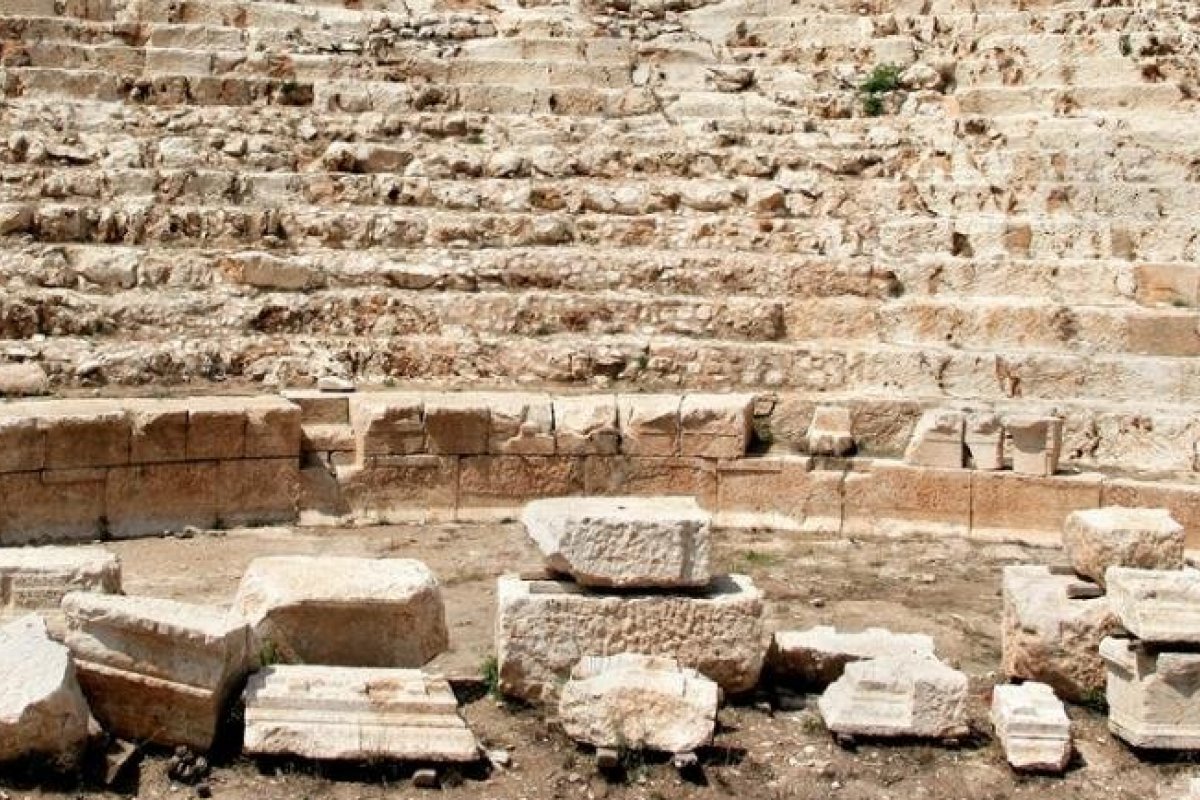 Ruínas de teatro do Imperador Nero do século I d.C. são descobertas perto do Vaticano em Roma