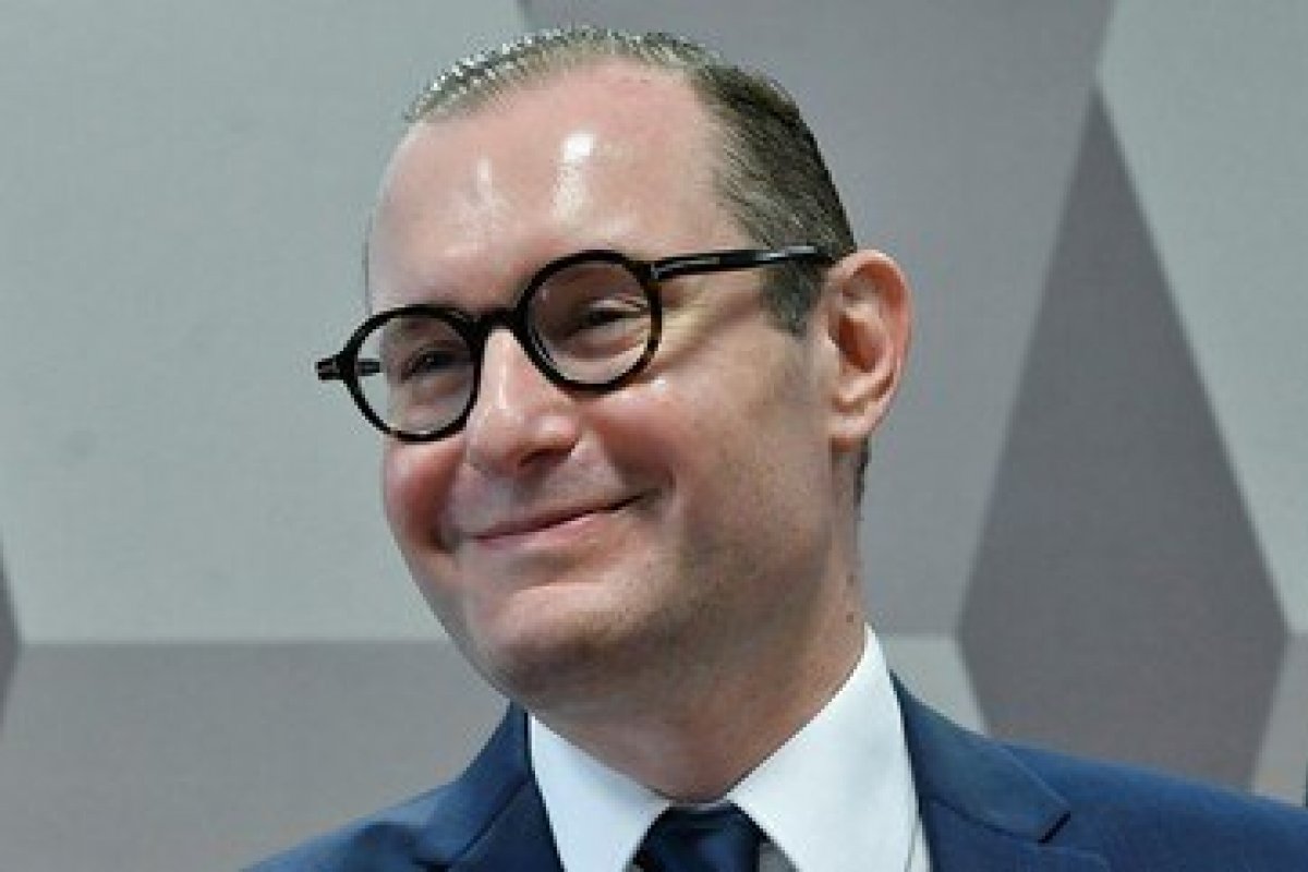 Zanin toma posse como ministro do STF nesta semana