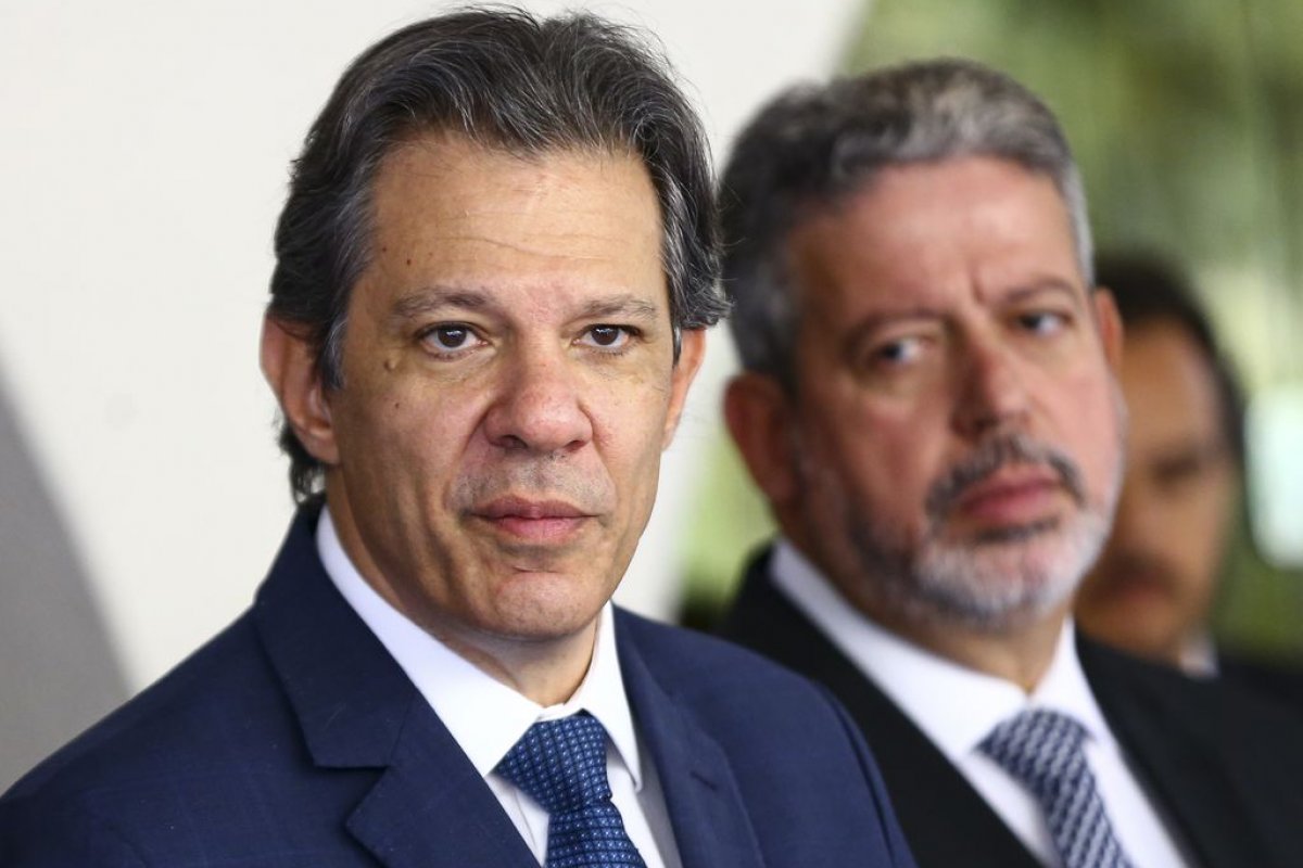 Ministro da Fazenda e presidente da Câmara se reúnem para definir prioridades econômicas no Congresso Nacional