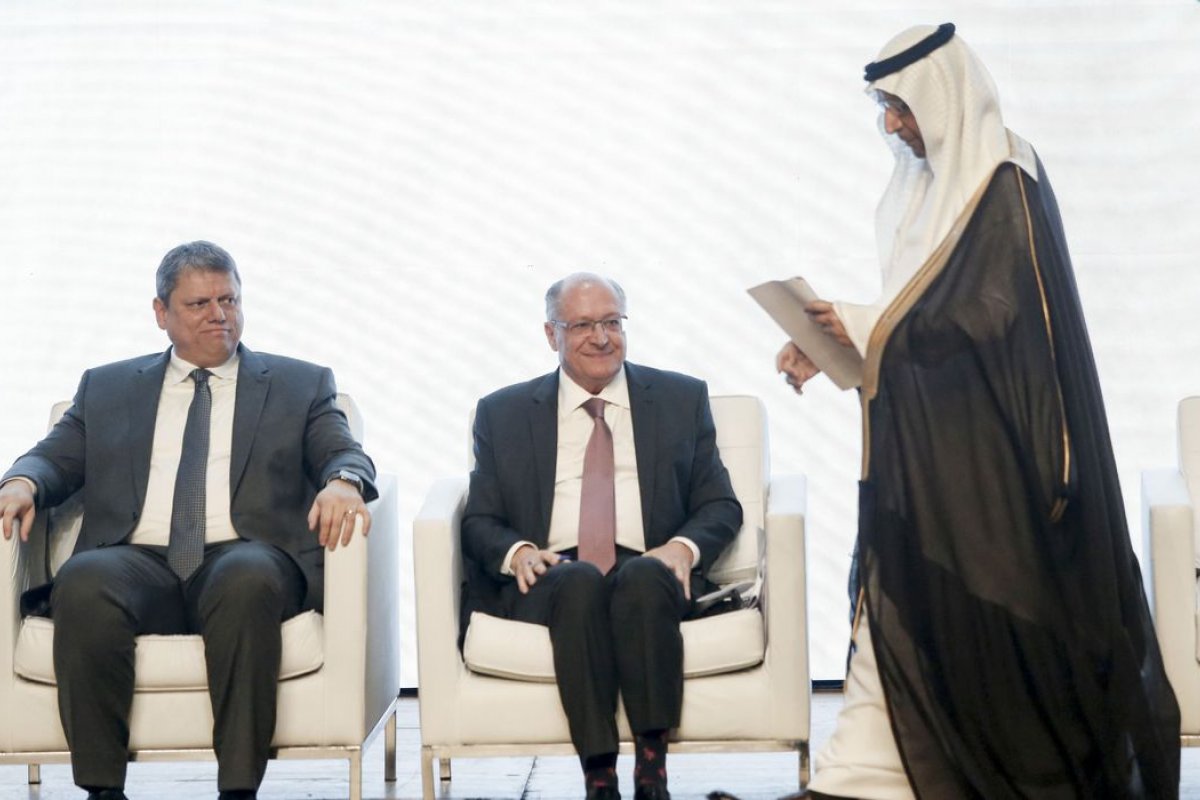 Em visita ao Brasil, Arábia Saudita anuncia 25 acordos bilaterais para investimento