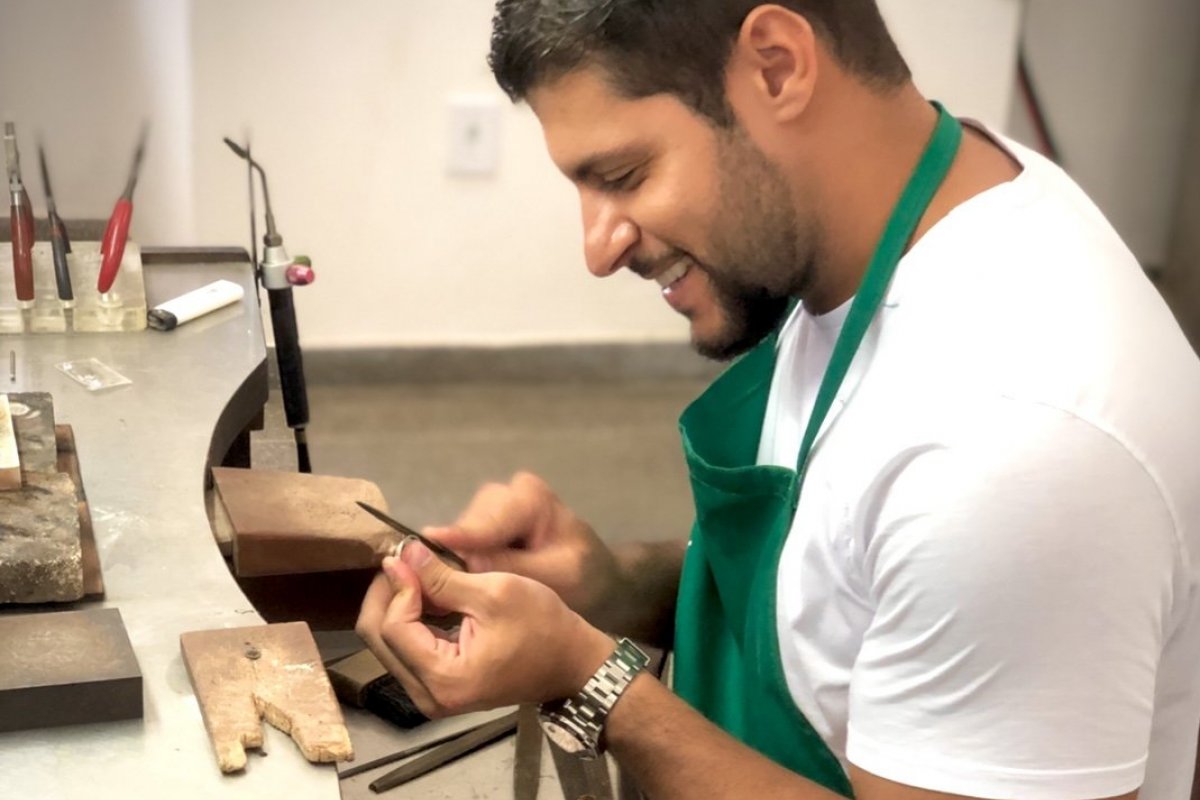 Convidado pelo Fasano Salvador, designer de joias baiano ganha espaço exclusivo no hotel!