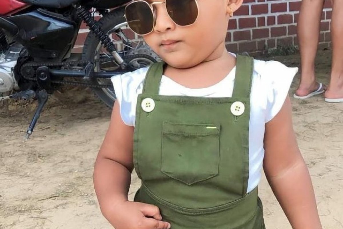 Criança de 1 ano morre eletrocutada após colocar grampo em interruptor