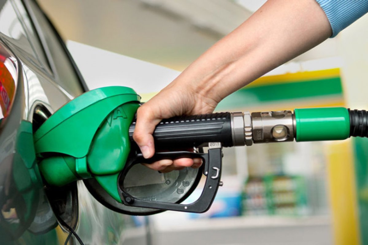 Preço da gasolina diminui em 3% nas refinarias