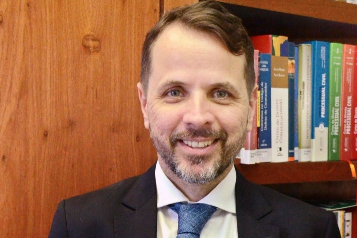 Advogado Roberto Figueiredo debate ao lado de grandes nomes do cenário jurídico!