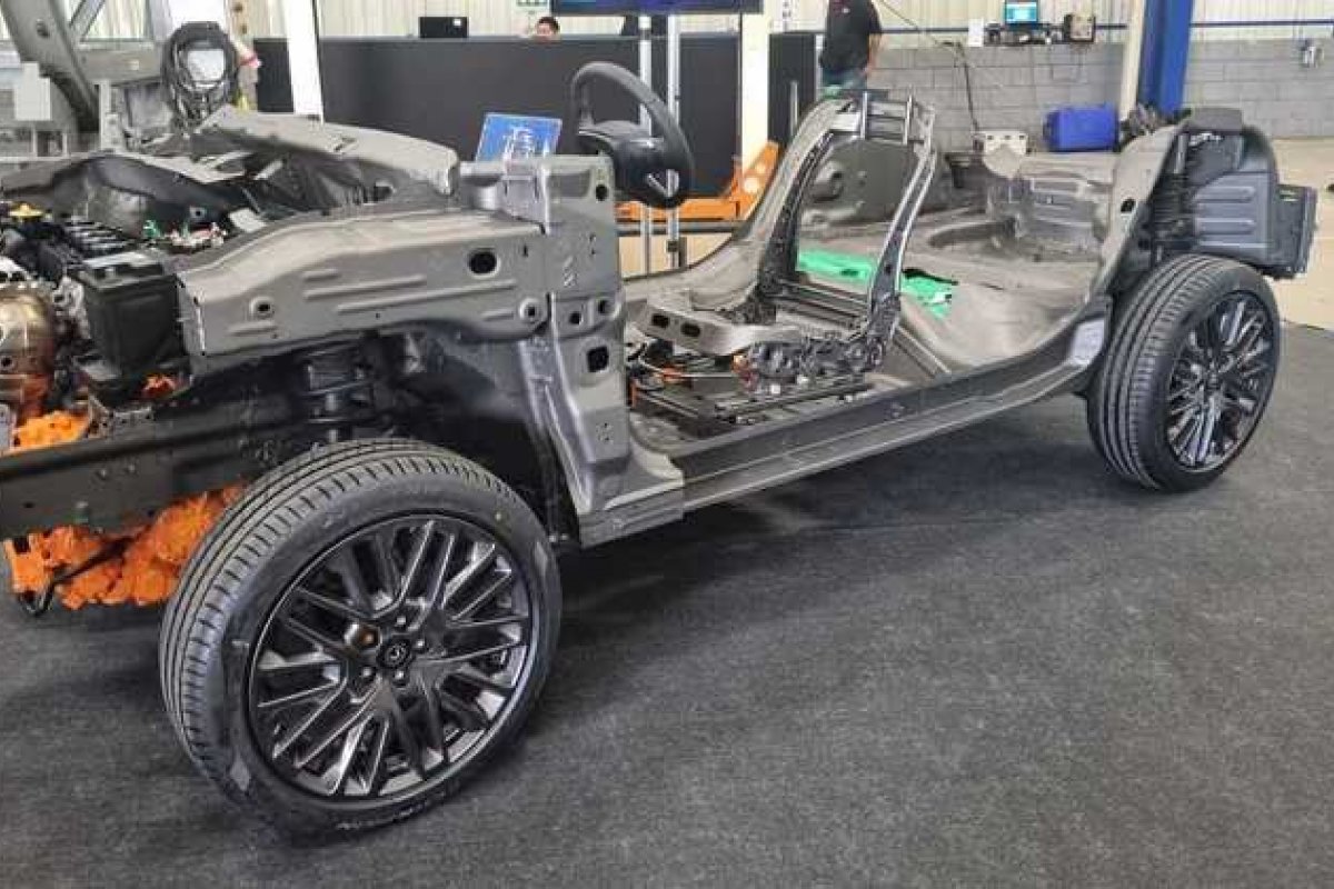 Stellantis vai lançar primeiro híbrido flex no próximo ano