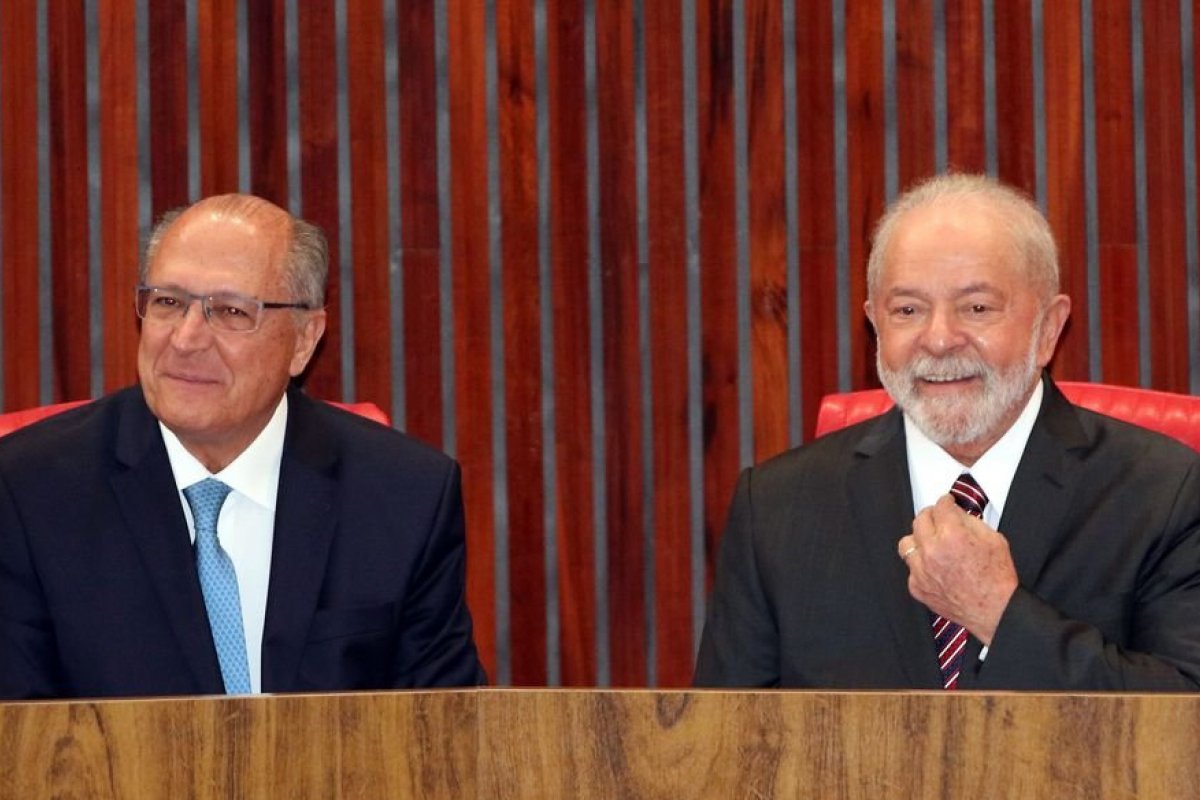 "Governo gerou todas as condições para que esse movimento acontecesse", diz Alckmin sobre corte de juros