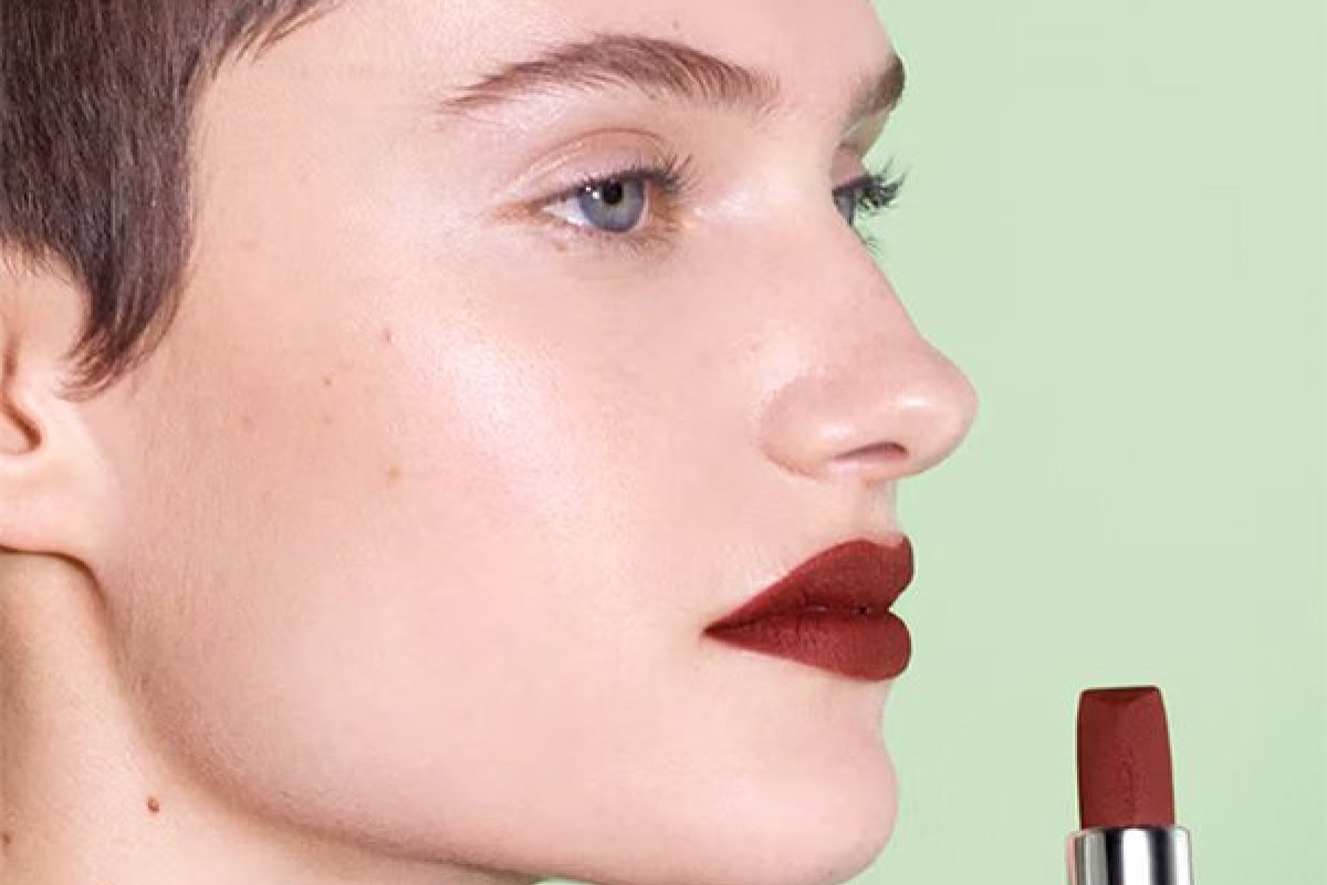 Prada lança linhas de skincare e maquiagem!