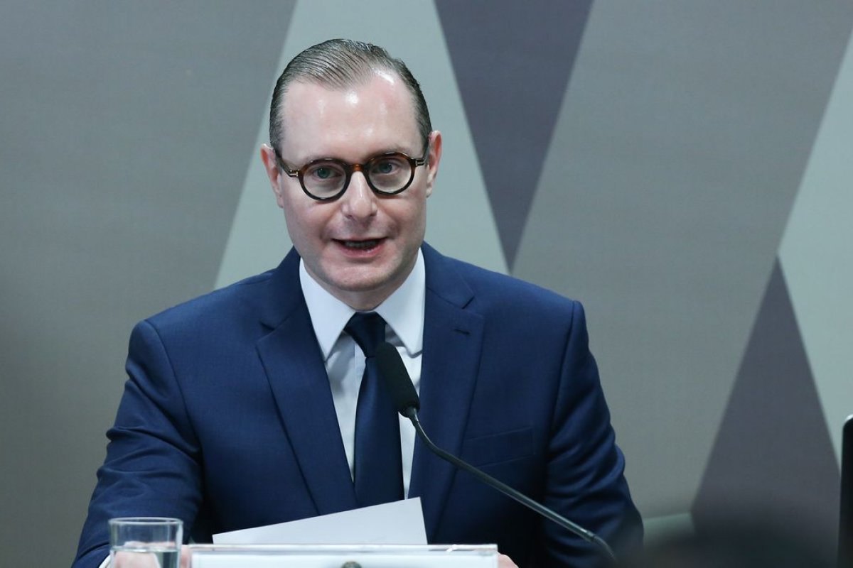 Cristiano Zanin toma posse como ministro do STF nesta quinta (3)