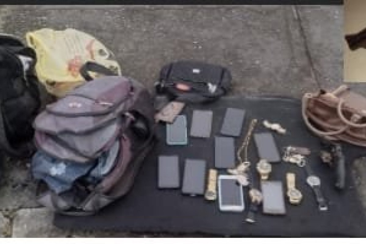 Quatro homens são presos após roubo a ônibus na Av. Paralela