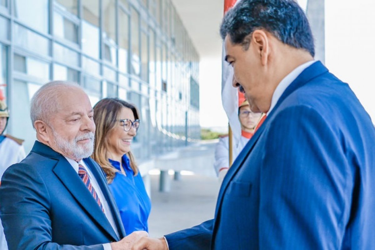 Lula diz que vai conversar com Maduro sobre a situação dos imigrantes
