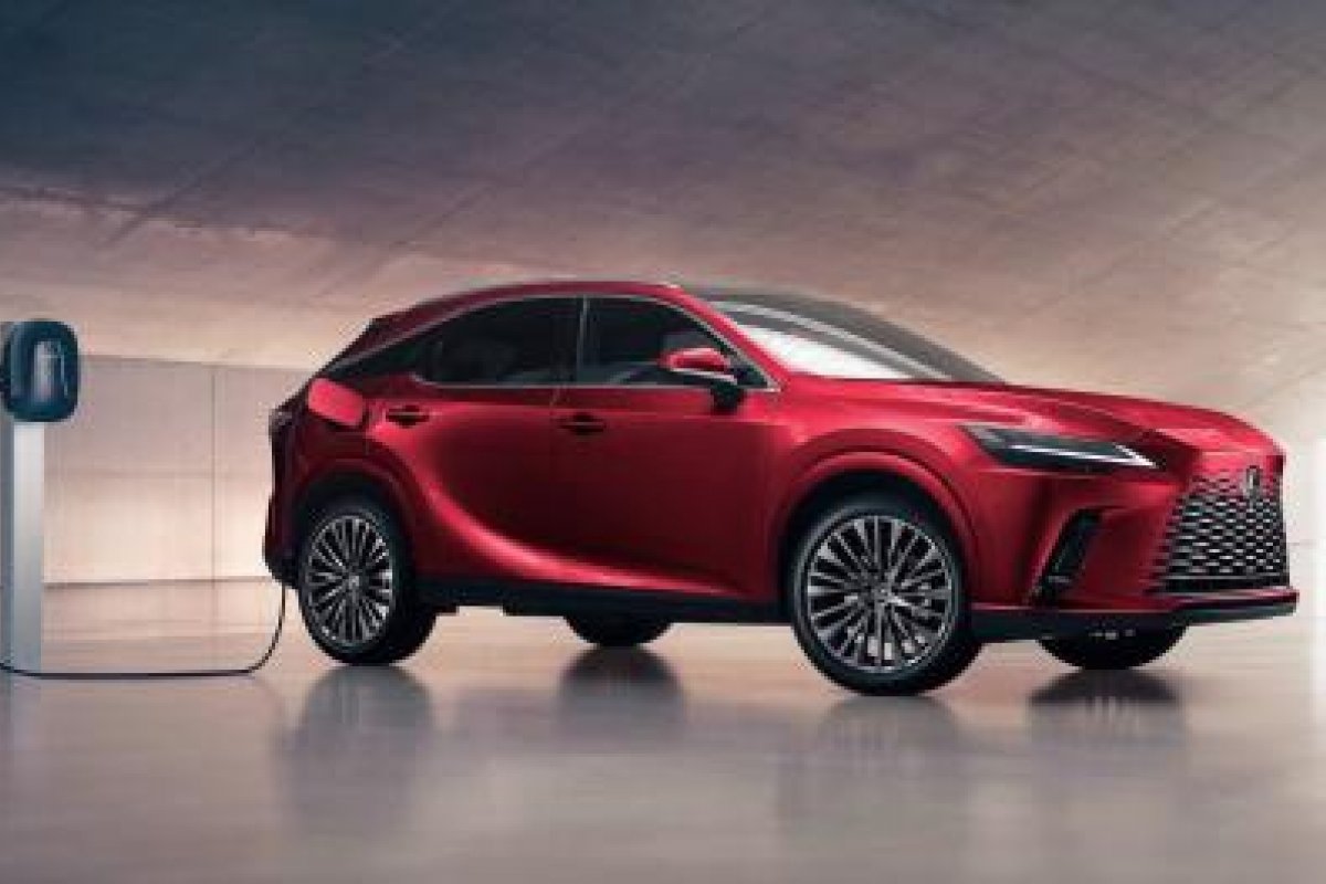 Lexus RX 450 ganha primeira versão híbrida plug-in nos EUA