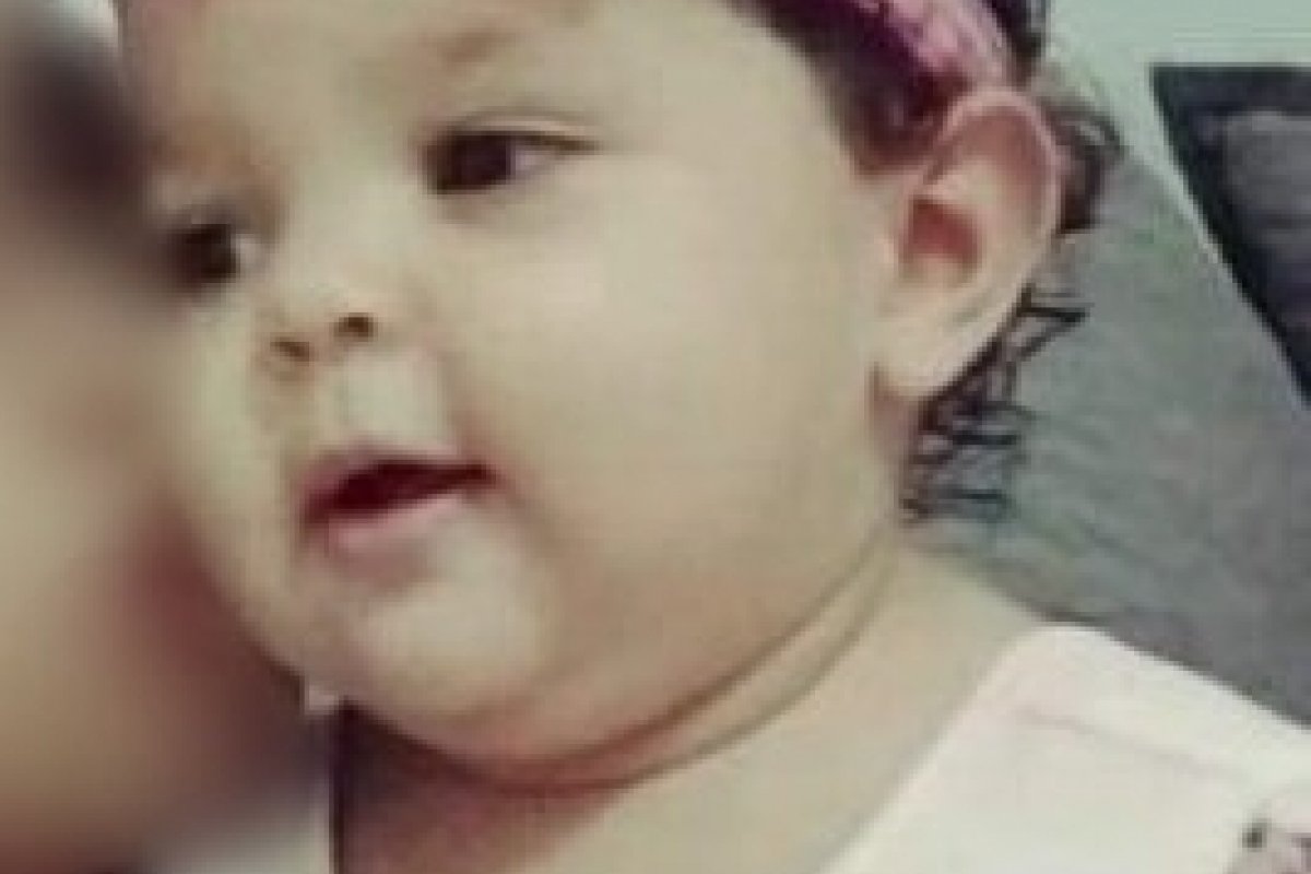 Menina morre após se afogar em balde com água