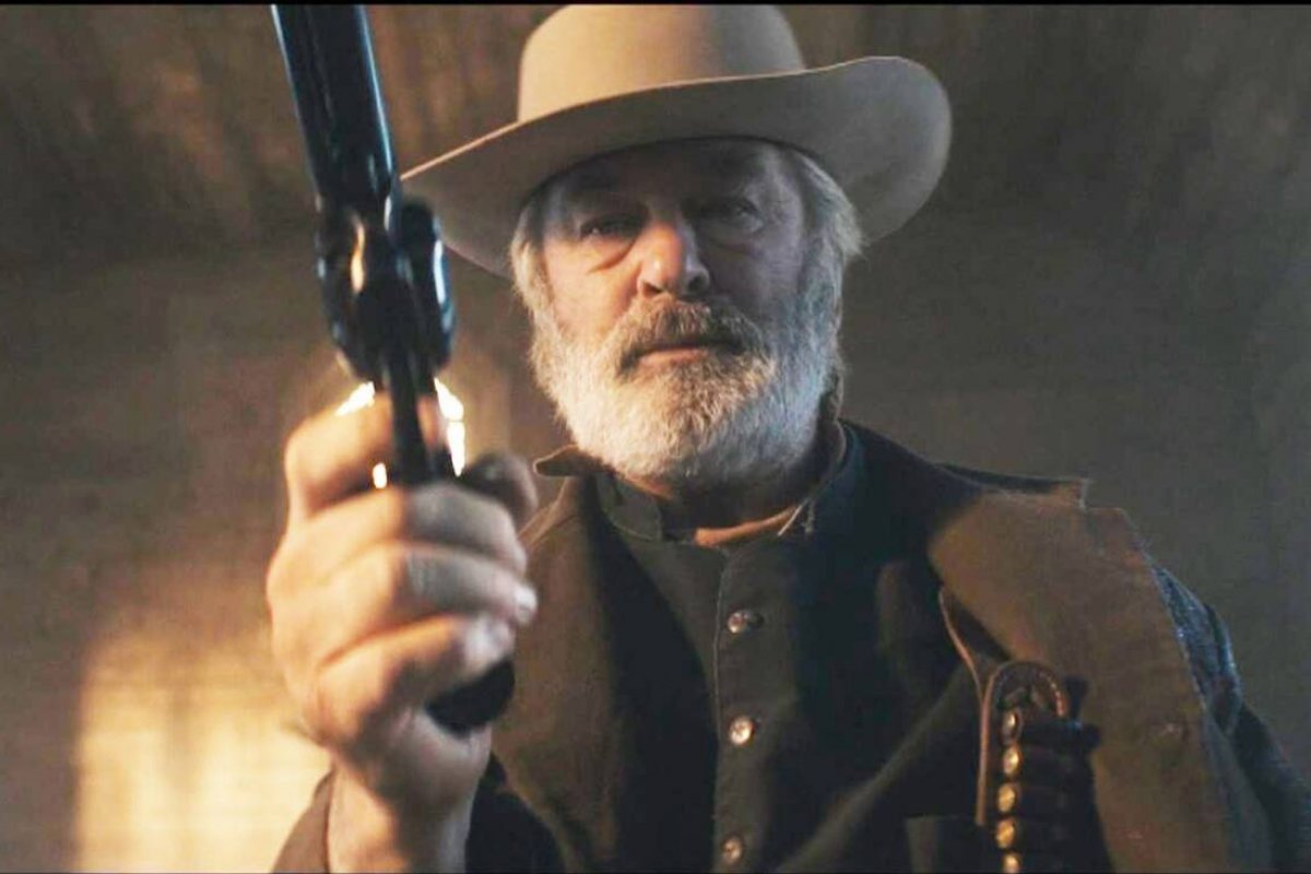 Armeira do filme "Rust" abre mão de audiência e caso de tiro fatal em set pode ir a julgamento