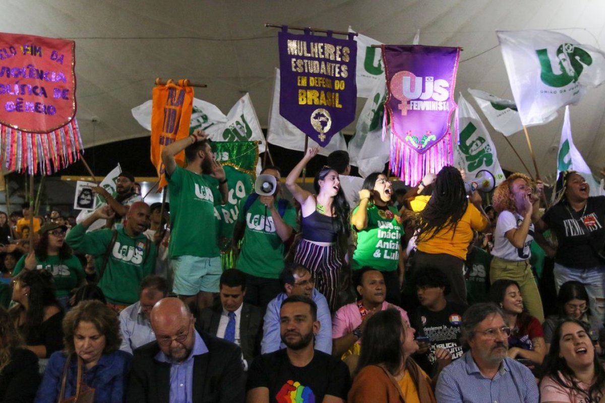 UNE convoca protestos em todo o Brasil contra bloqueios de verbas na Educação
