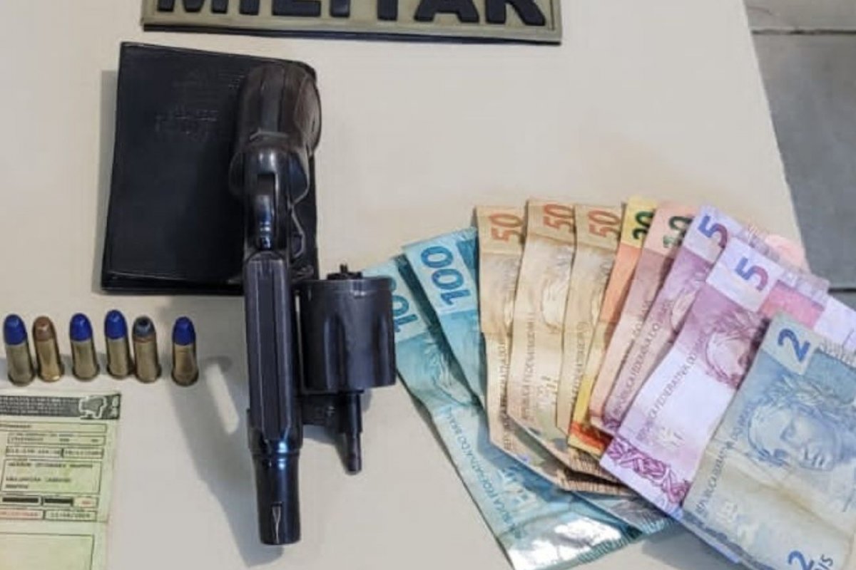 Homem é preso com revólver em rodovia de Ilhéus