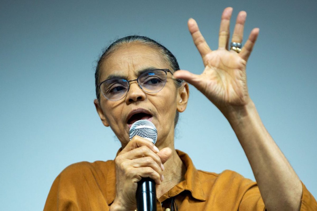 Marina Silva diz que o momento não é de "atitudes erráticas" em relação à Amazônia