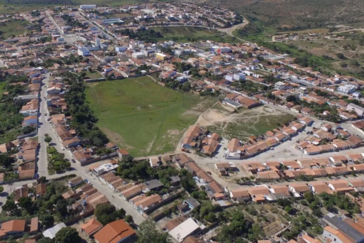 Mulher é presa acusada de matar marido esfaqueado em Boa Nova (BA)