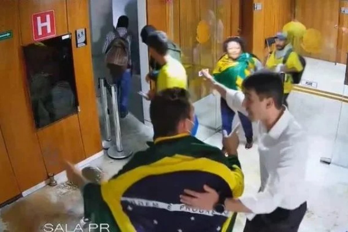 Flagrado com invasores no Planalto, militar preparou viagem de Lula na véspera