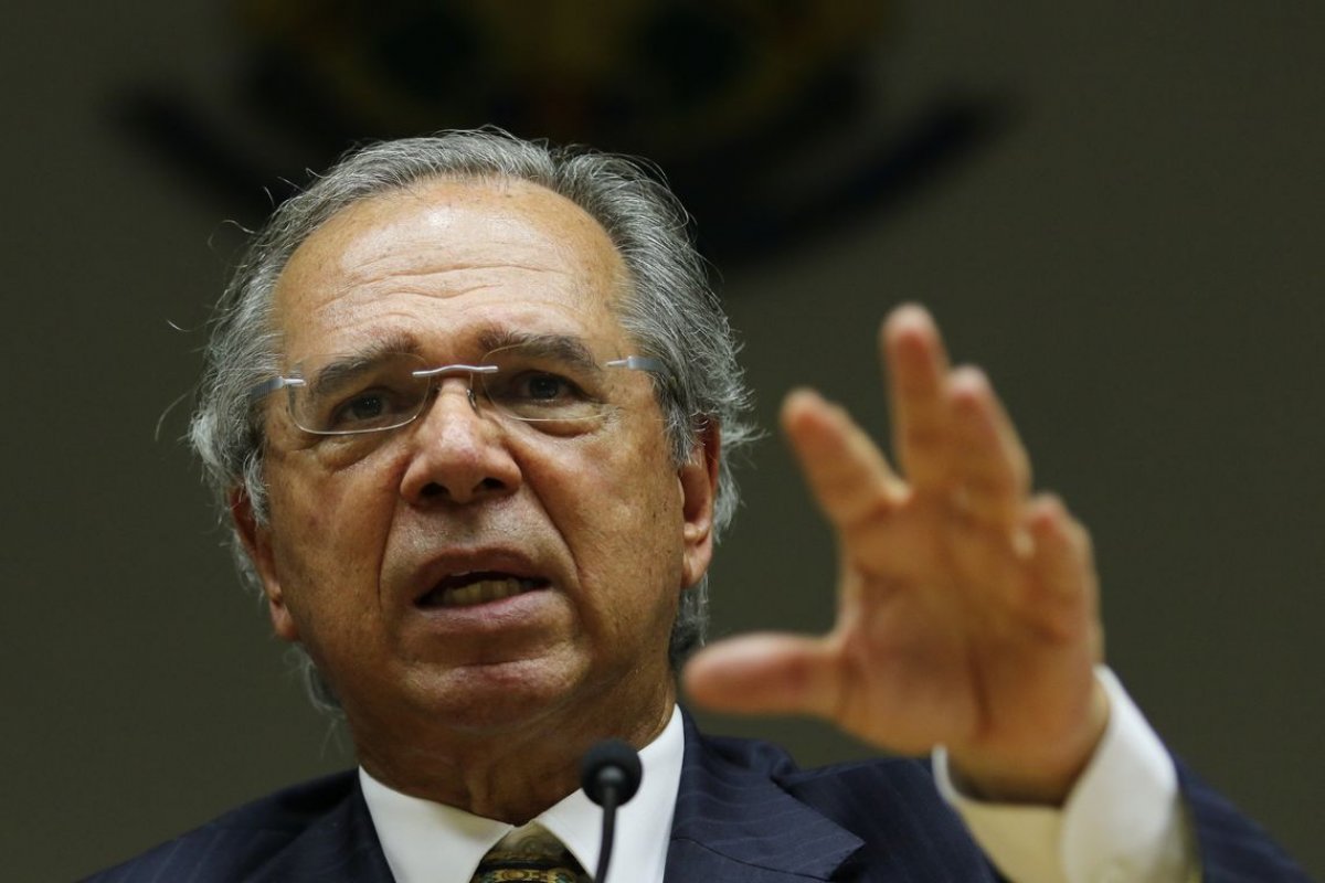 Salário mínimo ficará acima de R$ 1.031, segundo ministro da economia