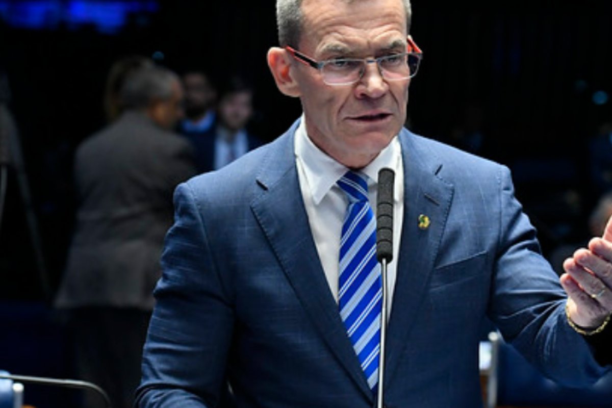 Senador Fabiano Contarato recebe ameaças de morte por e-mail