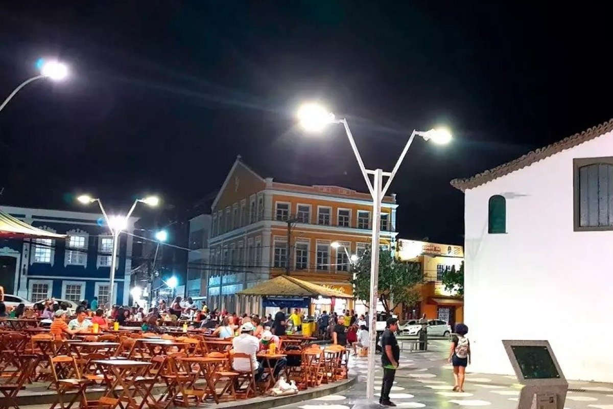 Homem é esfaqueado após reagir assalto no Rio Vermelho, em Salvador