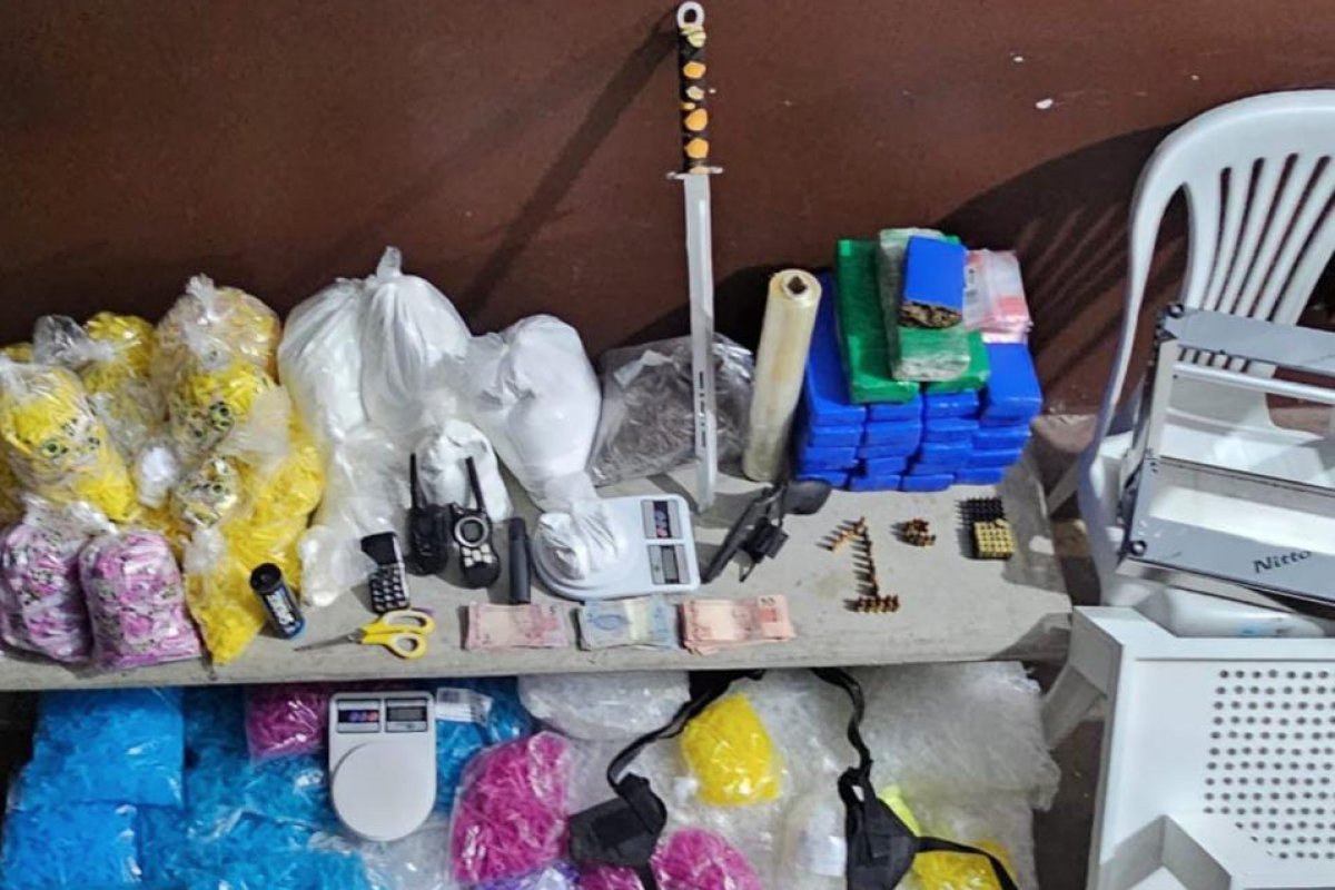 PM desarticula laboratório de drogas no bairro de Pernambués, em Salvador