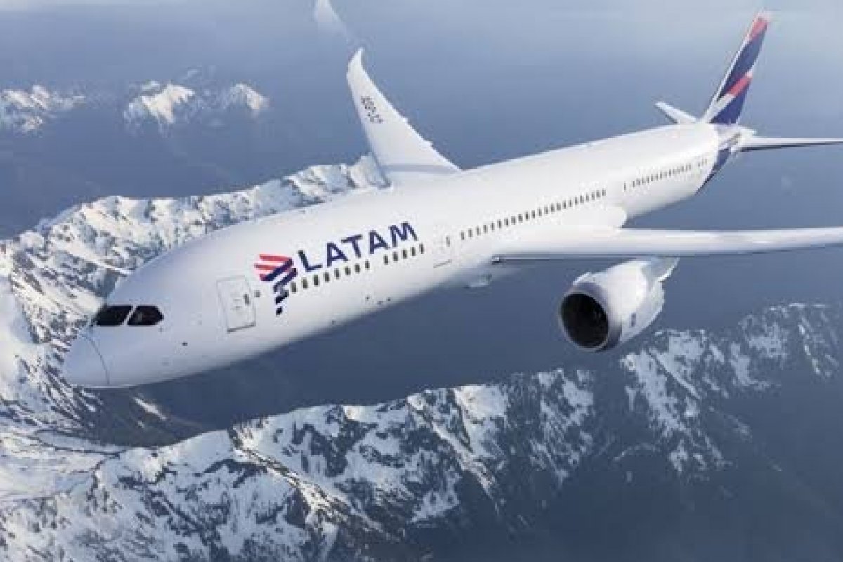 Latam vai cobrar no Brasil por bagagem de mão fora do padrão permitido!
