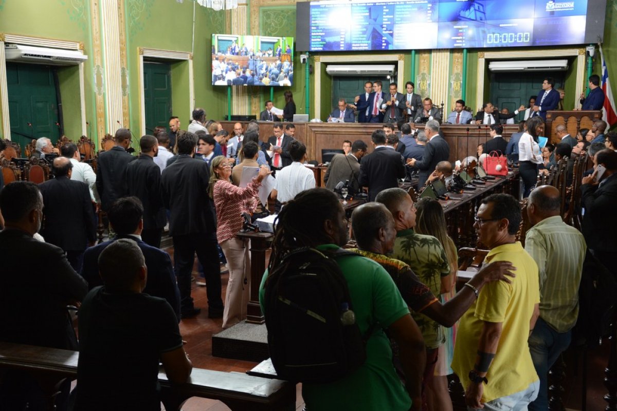 Vereadores de Salvador aprovam lei orçamentária de 2020