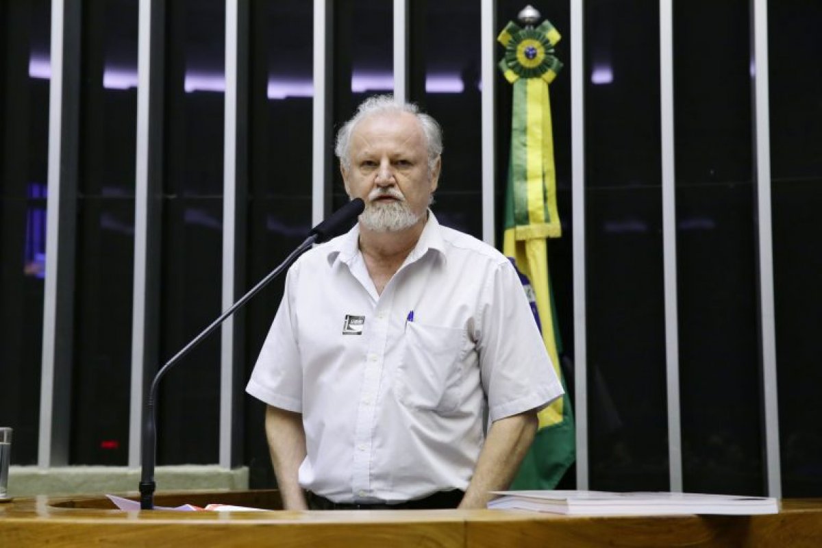 Líder do MST é ouvido em CPI da Câmara sobre invasões de terra