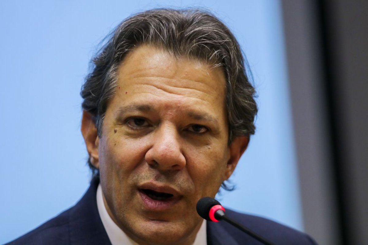 "Câmara não pode usar poder para humilhar o Senado e o Executivo", diz Haddad