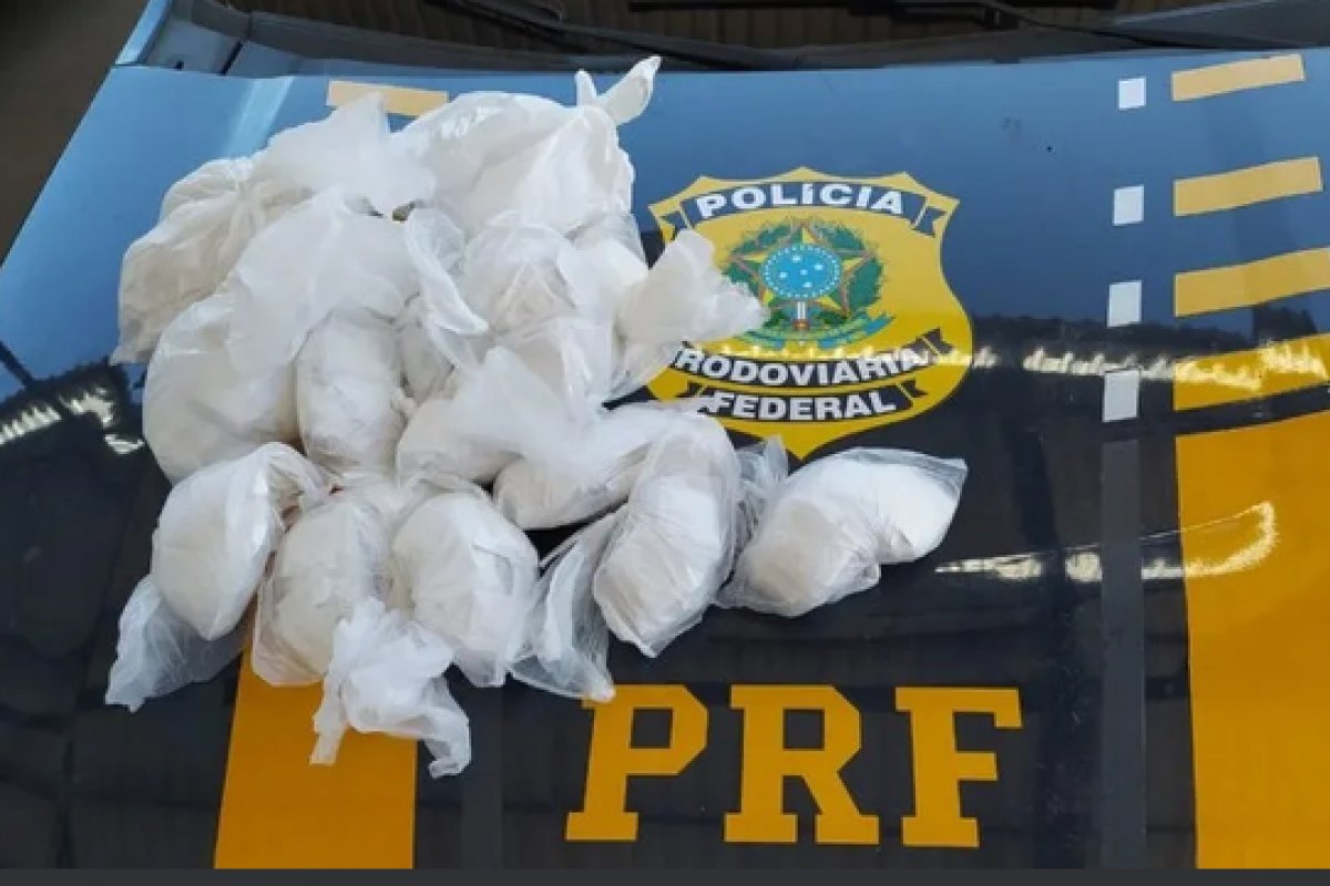 Mulher é presa com 2kg de cocaína em ônibus interestadual