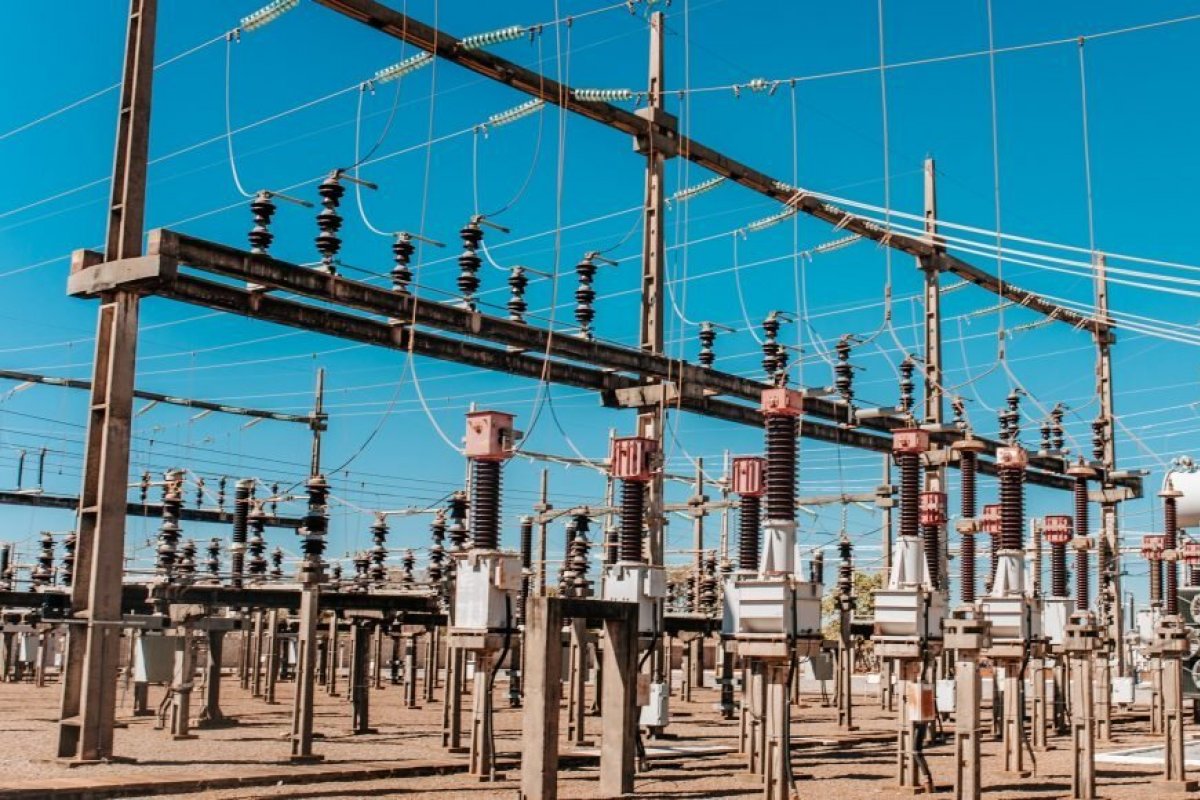 Apagão nacional deixa parte do Brasil sem energia nesta terça-feira (15)