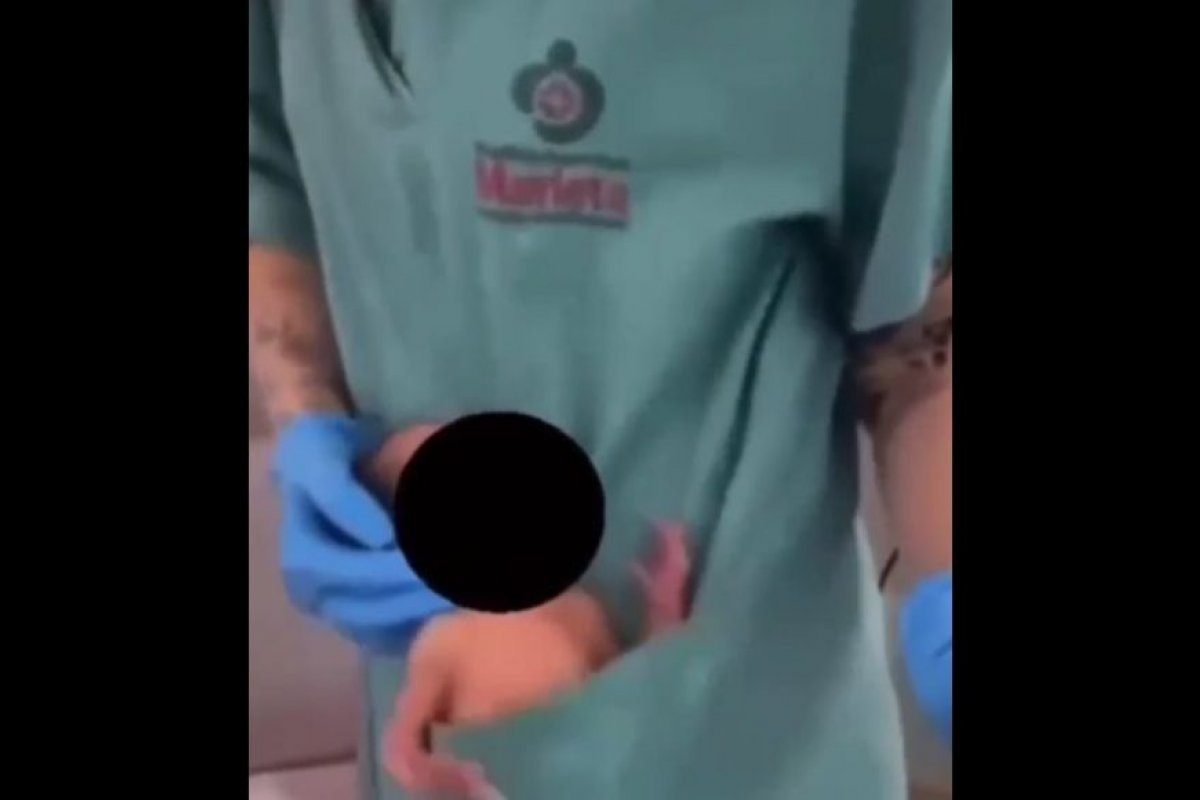 Vídeo: MPSC recebe denúncia de fisioterapeuta que dança com criança dentro do bolso de uniforme