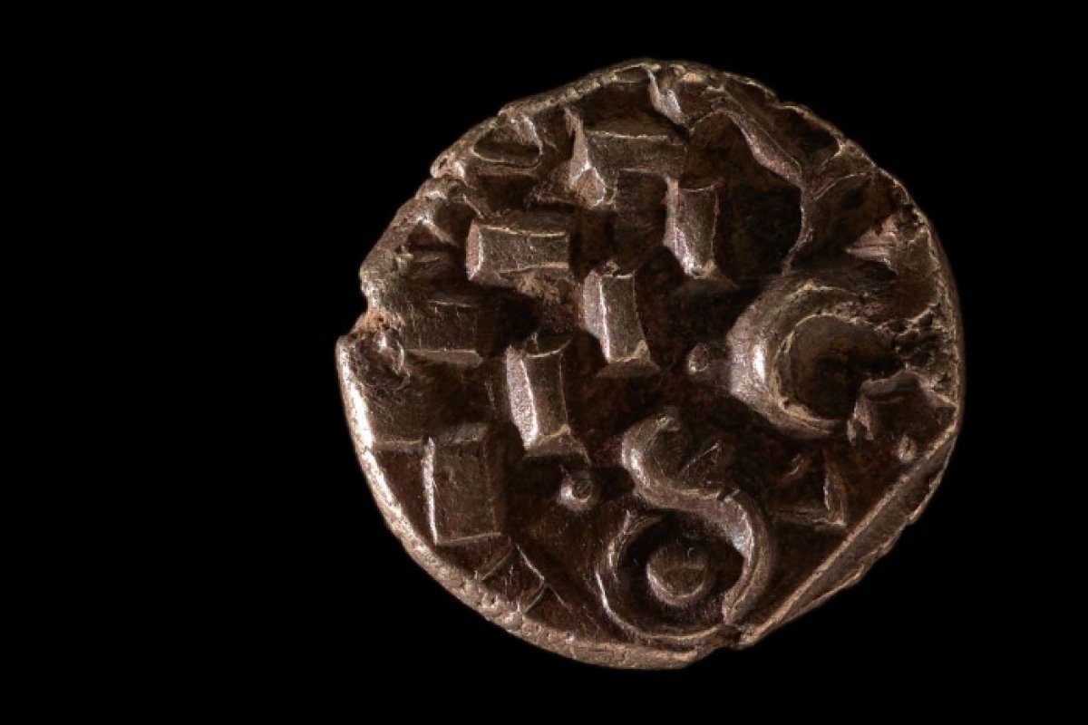 Moedas de ouro datadas de mais de 2 mil anos são encontradas no País de Gales