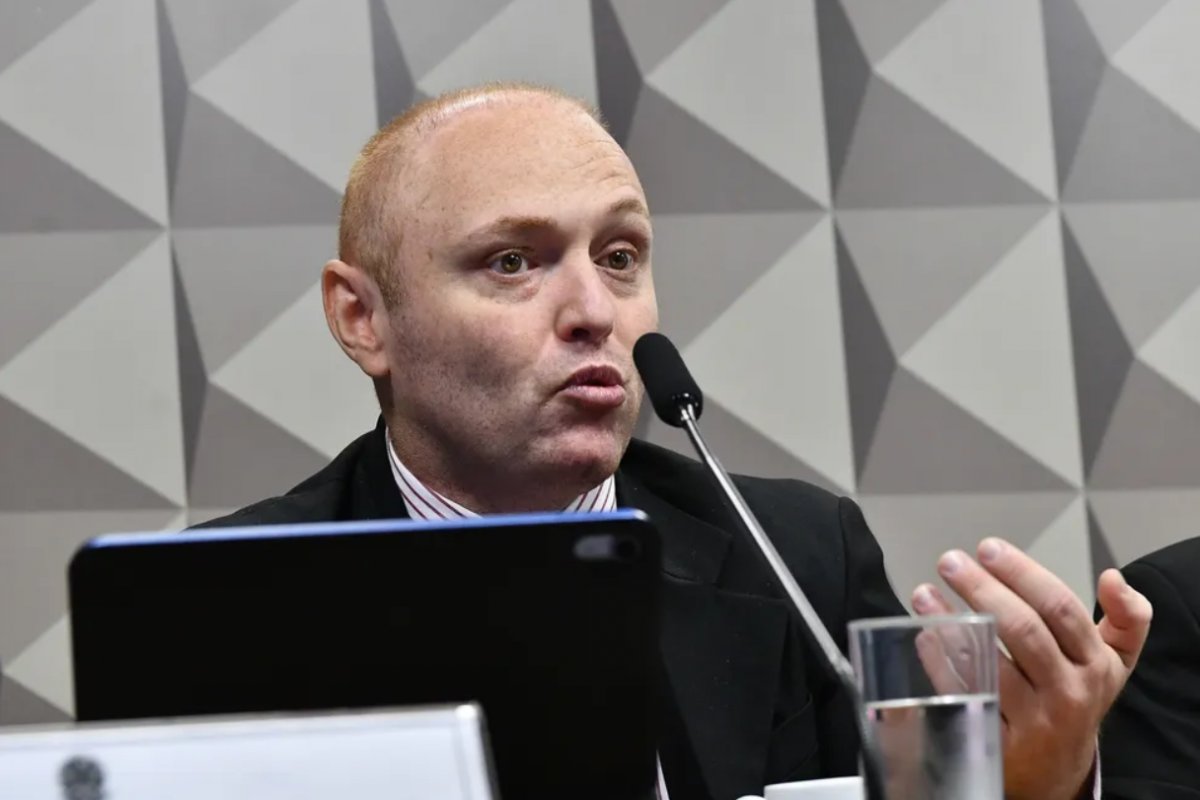 Hacker diz que Bolsonaro lhe assegurou indulto caso fosse preso ou condenado por atuação sobre urnas