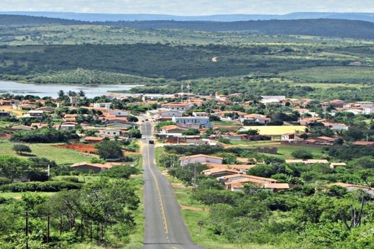 MP-BA recomenda retirada de reservatório em escola de Caraíbas (BA) por risco à segurança