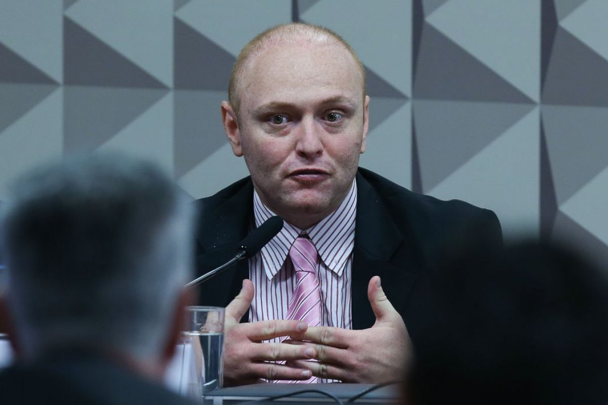 Hacker Walter Delgatti prestará novo depoimento à PF nesta sexta (18)