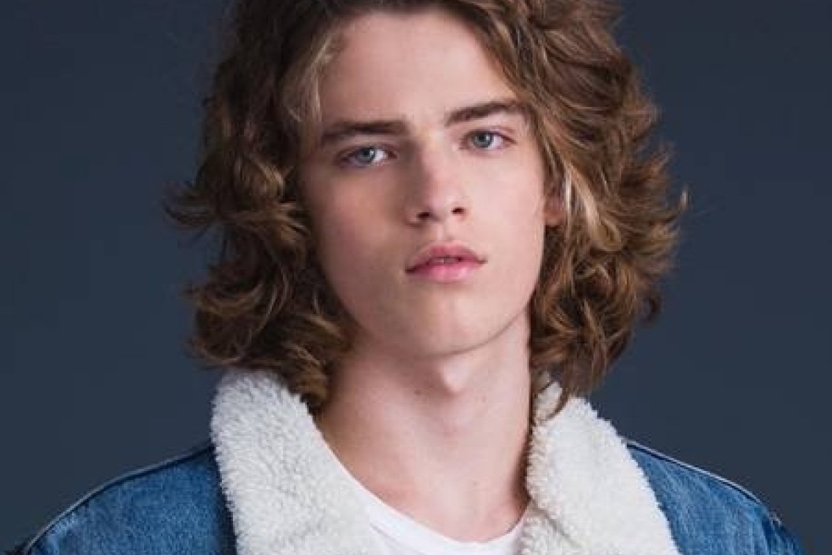 Sobrinho de Ivete Sangalo fecha contrato com agência de modelos